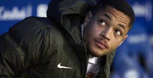 Виктор Роке с неприятна за Барса клауза