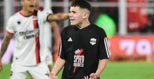 14-годишен подобри постижения на Марадона и Агуеро