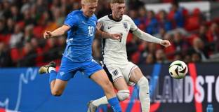 Лестър се сбогува с трима