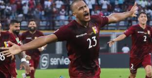 Хеттрик на Рондон помогна на Венецуела да разгроми Боливия 