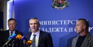 Бойко Борисов поиска оставката и на спортния министър
