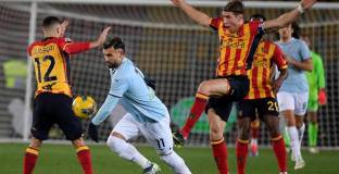 Наполи победи Дженоа и е първи в Серия А