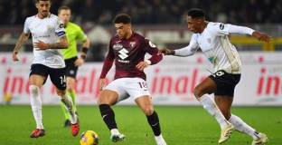 Торино се справи с Каляри 