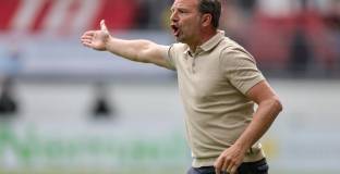  Аякс се раздели с Щайн