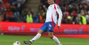 Защитник на Верона е пред трансфер в Брайтън 