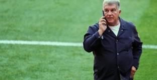 УЕФА ще глоби Барса с 15 млн. 