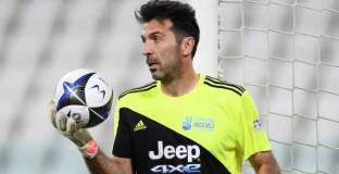  Агент: Буфон може да играе до 50-годишна възраст