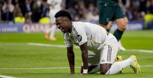 Реал Мадрид не е получавал оферта за Винисиус 