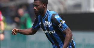 Наполи се интересува от халф на Ница