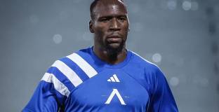 Цветомир Найденов се пошегува с нападател на Левски 