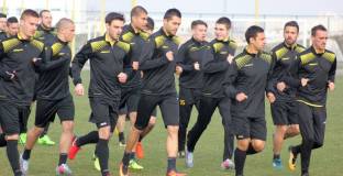 Вратар на Ботев Пловдив под въпрос за мача с Левски