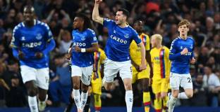 Евертън се спаси с изключителен обрат