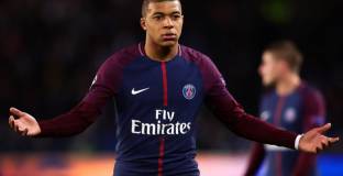 Мбапе получи травма на рамото в мача с Уругвай