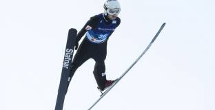Влади Зографски остана 32-и на малката шанца на Световното по ски скокове