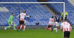 Евертън се изложи срещу последния (видео)