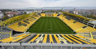 От Ботев Пловдив отдадоха уважение към  най-старата гимназия в България