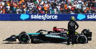 Хамилтън обвини подобренията на болида си