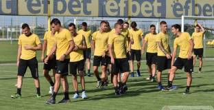 Ботев Пловдив замина за лагера във Велинград без трима играчи