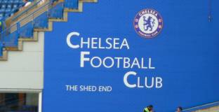  Членове на семейство Рикетс летят за Лондон