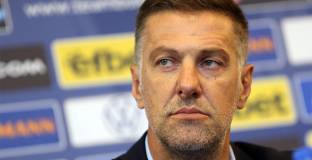 България продължи с пропадането 