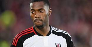 Челси се опитва да прихване Адарабиойо