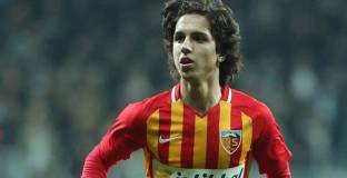 Барселона обяви за трансфера на 17-годишен турчин 