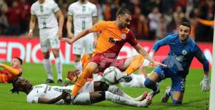 Галатасарай - Гиресунспор 0:1 