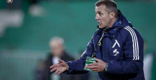 Генчев опитва да уреди нова контрола за Левски по време на паузата