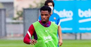 Фати с първа тренировка за Барса след контузията 