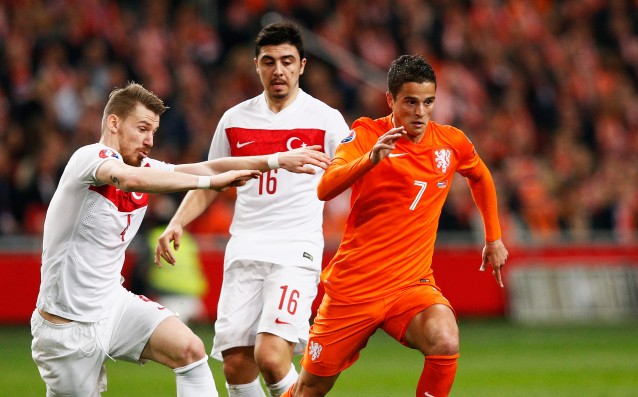 Гол в последните минути носи точката на Холандия срещу Турция