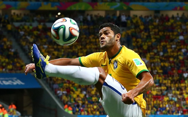 Ранен гол носи победата на Бразилия в контрола