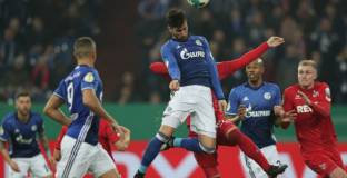 Шалке не впечатли, но продължава напред за Купата