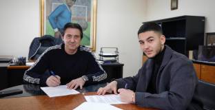 Левски подписа договор със сина на Емил Ангелов