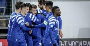 Левски става първият роден отбор с къстъм фланелка