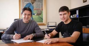 Левски подписа със свой юноша