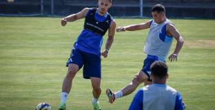 Левски тренира пред погледа на Гибона и Сираков и без Цунами