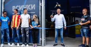 Наско Сираков откри обновения клубен магазин на Левски (видео)