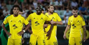 Левски се подхлъзна срещу Спартак Варна (видео)