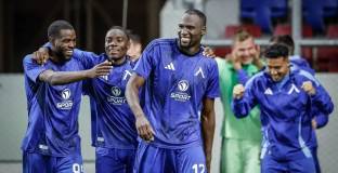 Сангаре попадна в полезрението на африкански гранд