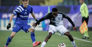 Левски се поизмъчи за победата над закъсалия Локомотив Пловдив