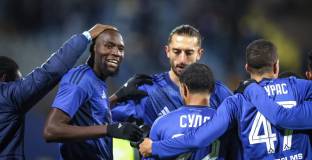 Левски се поизмъчи срещу 10 от Берое