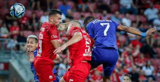 Съперникът на Левски не успя да излети от Израел, ще опита пак утре