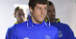 Челси иска Баркли през януари