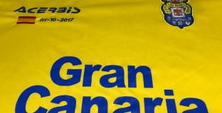 Лас Палмас ще играе срещу Барса със знамето на Испания на фланелките 