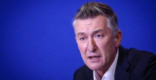 Новият шеф на ЦСКА ще гледа дербито в компанията на червени легенди