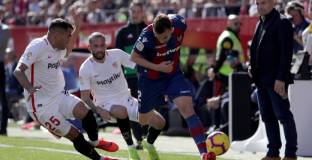 Севиля проспа едно полувреме, но разгроми Леванте