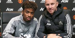 Анхел Гомес с първи договор с Манчестър Юнайтед