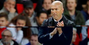 Зидан иска да включи Хамес в сделката за Канте