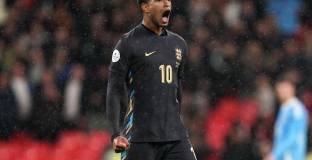 Белингам се закани на трофеи с Англия