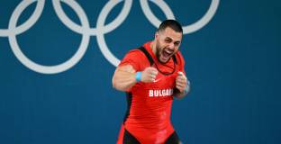 Спортният министър с поздравително писмо до Насар, Рамазанов и Калейн